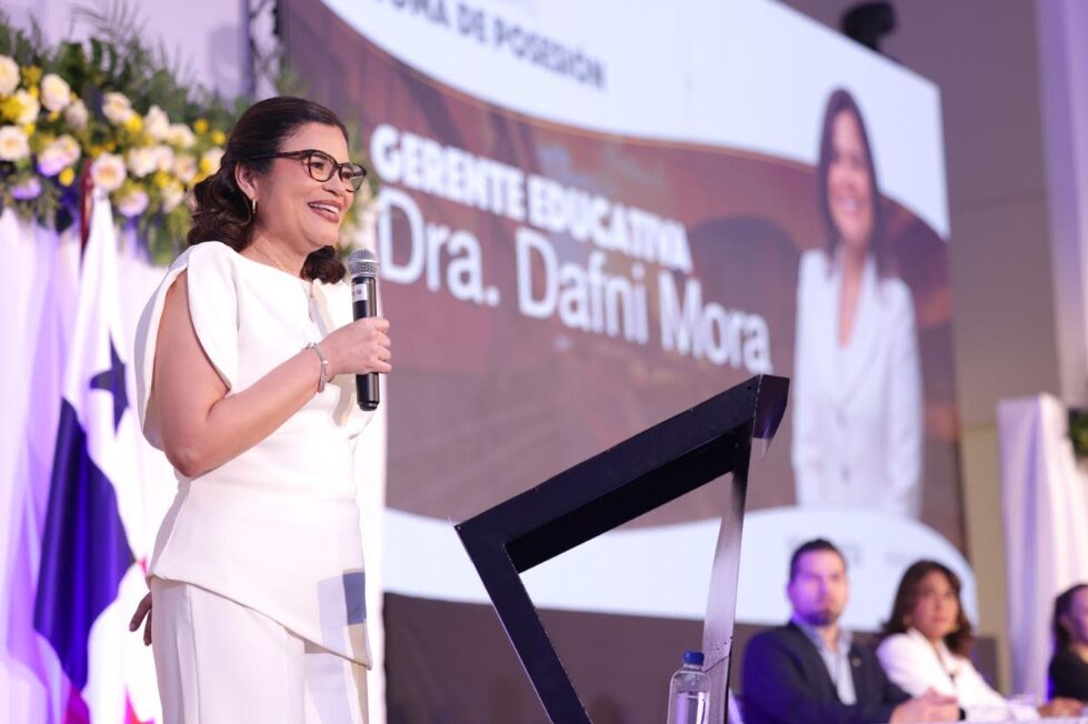 dafni mora abrir